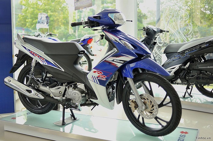 Điểm mạnh của Suzuki chính là giá với bản côn tự động giá 23,99 triệu đồng và bản côn tay giá 25,99 triệu đồng. 