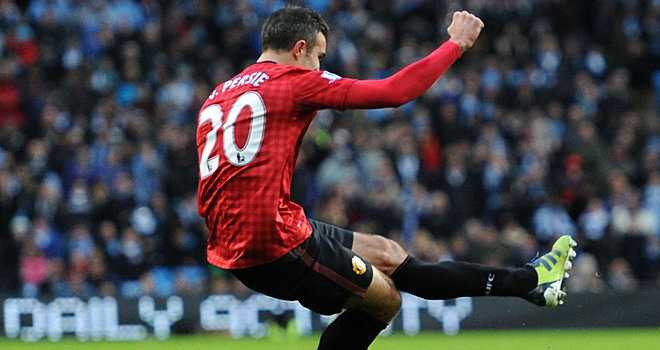 Rooney: Van Persie vẫn sút như thế trên sân tập