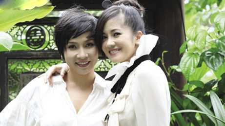 Sáng 19/12, giao lưu trực tuyến với Mỹ Linh, Hồng Nhung