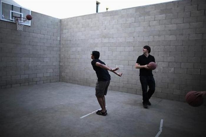 Kỹ sư Google chơi bóng rổ