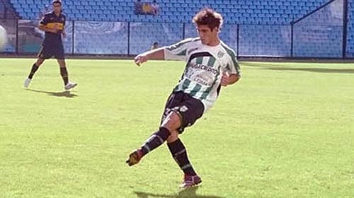 Viên đạn lạc của cảnh sát cướp đi cuộc sống của Lorenzo Bugatto, tài năng trẻ của Banfield.