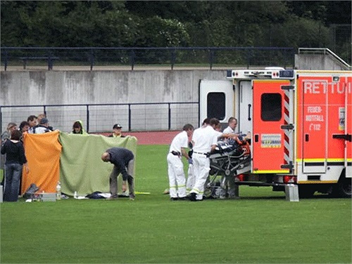 Cái chết kinh hoàng của trọng tài ném lao 74 tuổi người Đức. Một ngọn lao xuyên qua người khi ông khi đang làm nhiệm vụ. Lỗi được xác định thuộc về ban tổ chức.