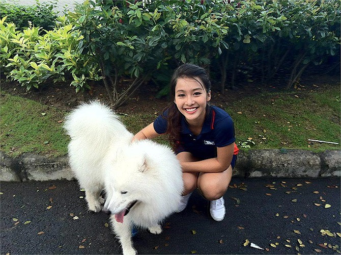 'Boxing Khả Ngân' tên thật là Trần Thị Kim Ngân, sinh 31/07/1997, hiện là học sinh lớp 10A10, trường THPT Thăng Long TP.HCM. Khả Ngân hay Ngân Sushi chỉ là Nickname.