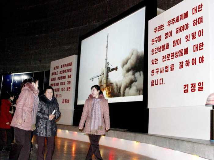 Video, ảnh: Bên trong trung tâm tên lửa Triều Tiên
