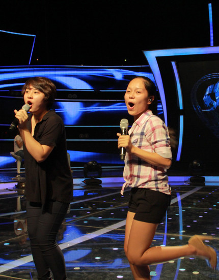 Thi hát đôi, Hương Giang Idol có thành 'thảm họa'?