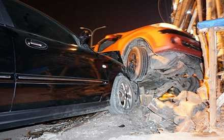 3 người thương vong, 2 ô tô nát bét sau cú đâm kinh hoàng