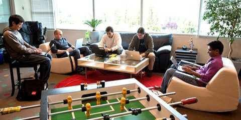 Môi trường làm việc ở Google cực kỳ tốt với mức đãi ngộ hợp lý Môi trường làm việc ở Google cực kỳ tốt với mức đãi ngộ hợp lý