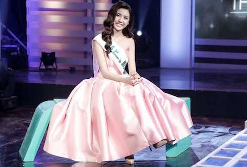 Thuý Vân xinh đẹp trên sóng truyền hình.