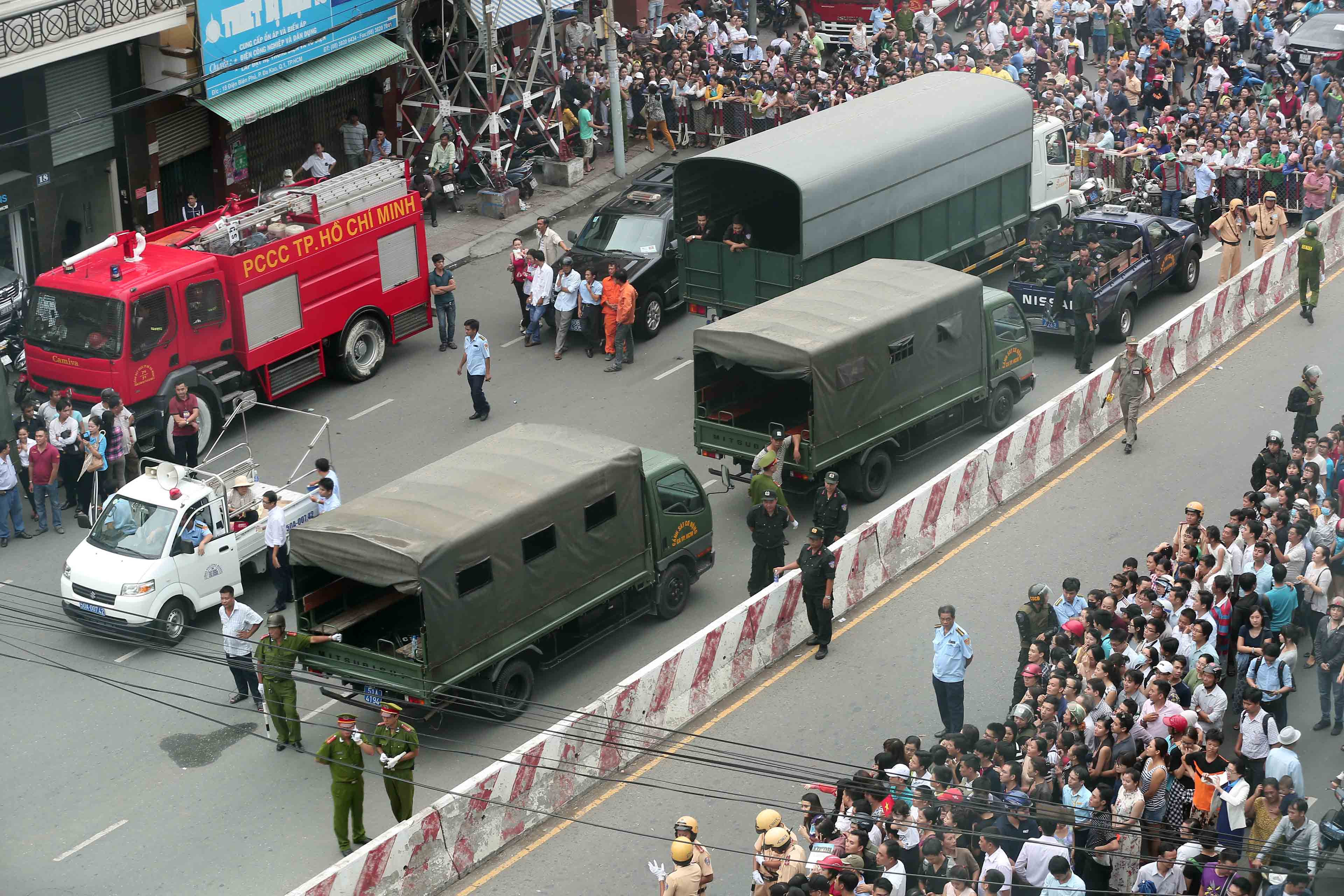 An ninh siết chặt quanh khu vực chùa Ngọc Hoàng - Ảnh: Thanh niên