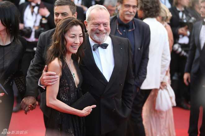 Angela Phương Trinh bị nhầm là Dương Tử Quỳnh tại Cannes
