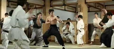 Trần Chân Lý Tiểu Long đại náo võ quán của người Nhật Trần Chân Lý Tiểu Long đại náo võ quán của người Nhật