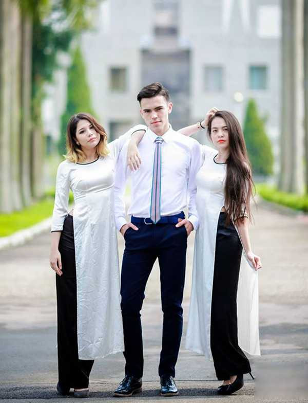 Bộ ảnh kỷ yếu đầy sắc màu của lớp học Việt - Nga