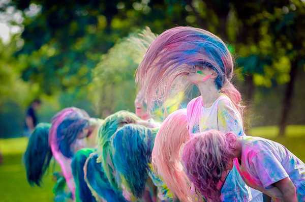 Bộ ảnh kỷ yếu đầy sắc màu của lớp học Việt - Nga