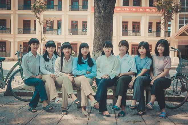 Ảnh kỷ yếu 'Thôn nữ thời bao cấp' của học sinh Bắc Giang gây sốt