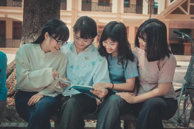 Ảnh kỷ yếu 'Thôn nữ thời bao cấp' của học sinh Bắc Giang gây sốt