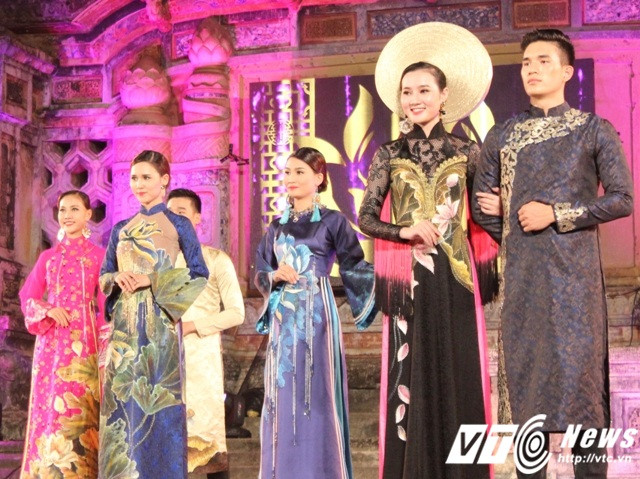 Nơi huyền thoại bắt đầu có sự góp mặt của 10 nhà thiết kế đến từ ba miền Bắc - Trung - Nam.