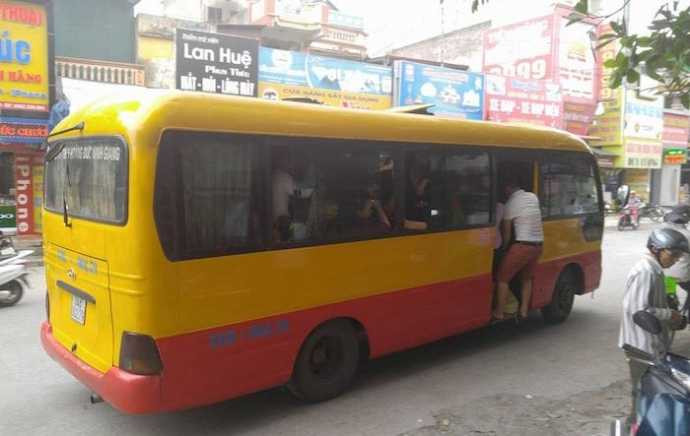 Xe Linh Yến 30 chỗ nhồi nhét 60 hành khách