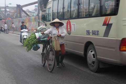 Những chuyến hàng rong xuôi ngược trên phố trong ngày quốc tế lao động.