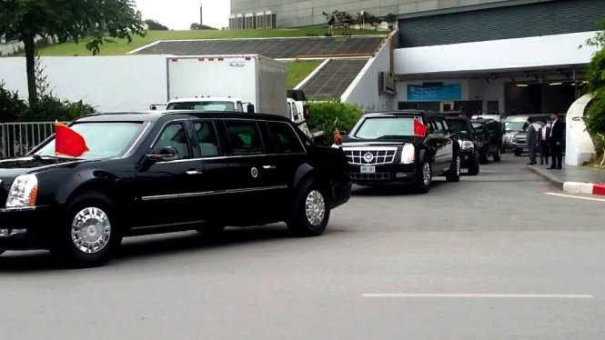 Đoàn xe chở Tổng thống Obama đã rời khách sạn - Ảnh: Tuổi trẻ