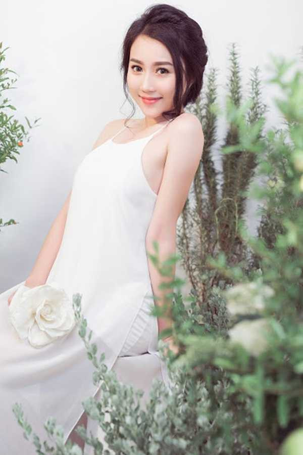 "Bạn gái" Sơn Tùng M-TP đẹp tinh khôi trong bộ ảnh mới