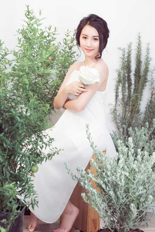 "Bạn gái" Sơn Tùng M-TP đẹp tinh khôi trong bộ ảnh mới