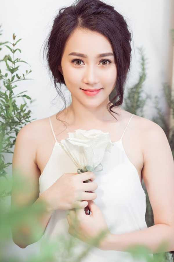 "Bạn gái" Sơn Tùng M-TP đẹp tinh khôi trong bộ ảnh mới