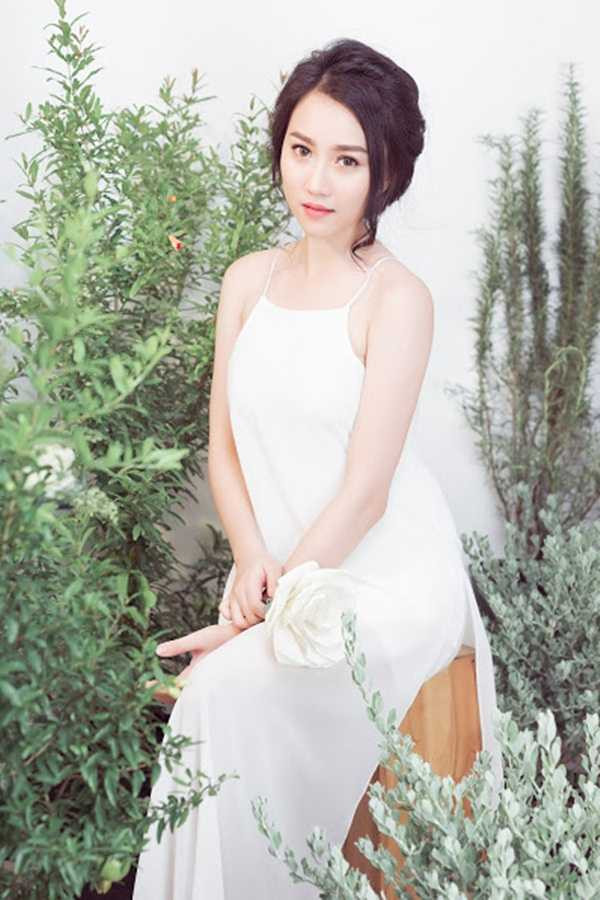 "Bạn gái" Sơn Tùng M-TP đẹp tinh khôi trong bộ ảnh mới