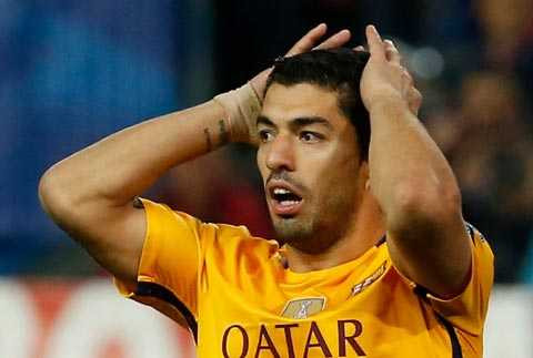 Barca của Suarez đã trở thành cựu vương tại Champions League