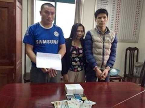 Các đối tượng mua bán trái phép chất ma túy (Nguồn: anninhthudo.vn)