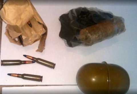 Đạn dược và chất nổ của nhóm khủng bố (Ảnh: FSB) Đạn dược và chất nổ của nhóm khủng bố (Ảnh: FSB)