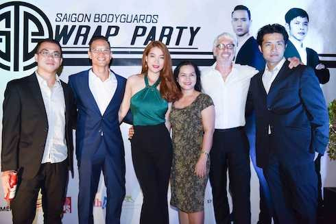 Nói về kinh nghiệm làm việc chung với “cặp đôi quyền lực” Thái Hòa và Kim Lý, đạo diễn Ken Ochiai đã chia sẻ: “Thái Hòa là một trong những diễn viên tuyệt vời nhất mà tôi từng làm việc, anh ấy luôn làm tôi ngạc nhiên mỗi khi anh xuất hiện. Kim Lý là một người có đam mê lớn, tôi có thể cảm nhận được một nguồn năng lượng mạnh mẽ mỗi khi nói chuyện với anh”.