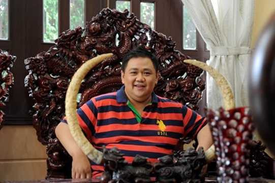 Năm 2012, diễn viên Minh Béo đã “tậu” được một ngôi nhà hoành tráng với nội thất gỗ quý nhưng sau đó anh lại bán để đầu tư cho nghệ thuật. Năm 2012, diễn viên Minh Béo đã “tậu” được một ngôi nhà hoành tráng với nội thất gỗ quý nhưng sau đó anh lại bán để đầu tư cho nghệ thuật.