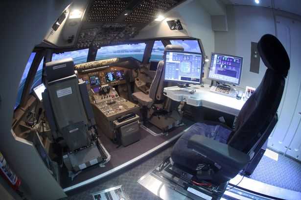 Bí mật bên trong buồng lái được phi công tiết lộ