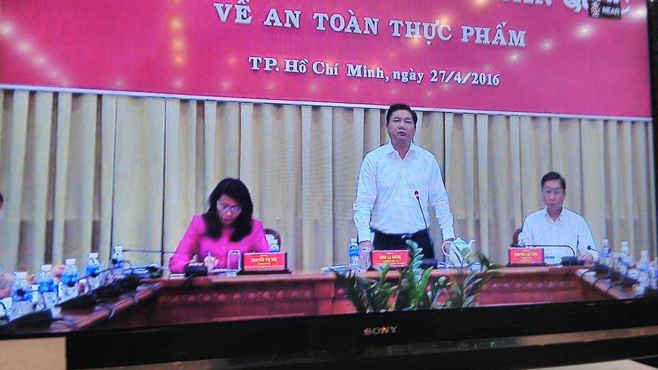 Bí thư TP.HCM Đinh La Thăng phát biểu tại hội nghị sáng 27/4