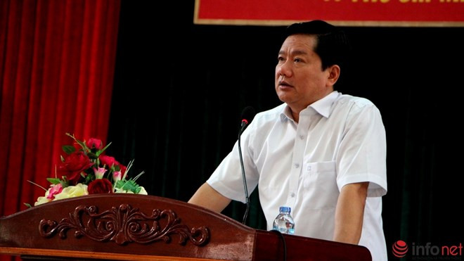 Ông Đinh La Thăng - Bí thư Thành ủy TP.HCM trong buổi tiếp xúc cử tri sáng nay.