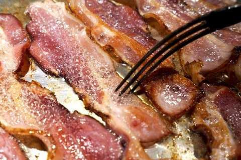 Ăn quá nhiều các loại thịt chiên nướng làm tăng nguy cơ ung thư dạ dày. Ăn quá nhiều các loại thịt chiên nướng làm tăng nguy cơ ung thư dạ dày.