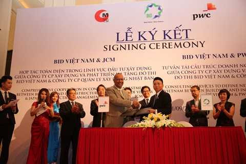 Lễ ký kết Hợp đồng tư vấn tái cấu trúc Doanh nghiệp giữa BIDGROUP và PwC tháng 9/2015 Lễ ký kết Hợp đồng tư vấn tái cấu trúc Doanh nghiệp giữa BIDGROUP và PwC tháng 9/2015