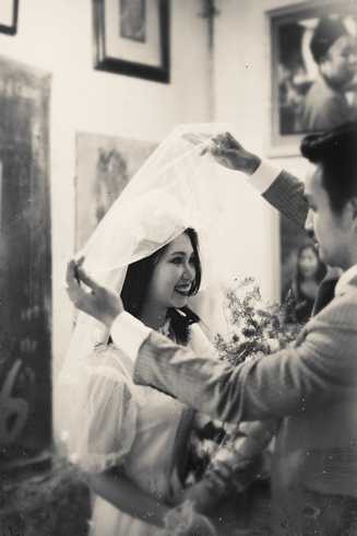 Bộ ảnh cưới lãng mạn cover phong cách xưa của cặp đôi Hà thành