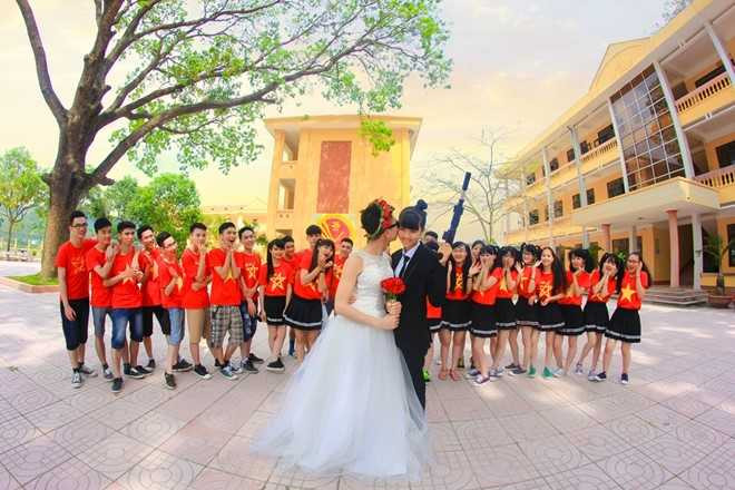 Bộ ảnh kỷ yếu hài hước, độc đáo của học sinh Bắc Giang