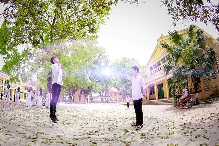 Bộ ảnh kỷ yếu "nhuốm" màu của học sinh Bắc Giang