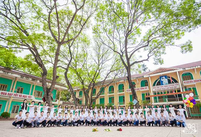 Bộ ảnh kỷ yếu "nhuốm" màu của học sinh Bắc Giang