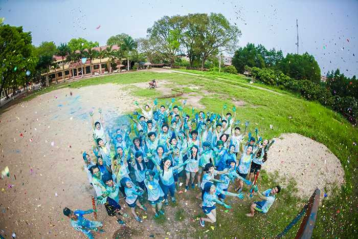 Bộ ảnh kỷ yếu "nhuốm" màu của học sinh Bắc Giang
