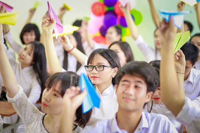 Bộ ảnh kỷ yếu "nhuốm" màu của học sinh Bắc Giang