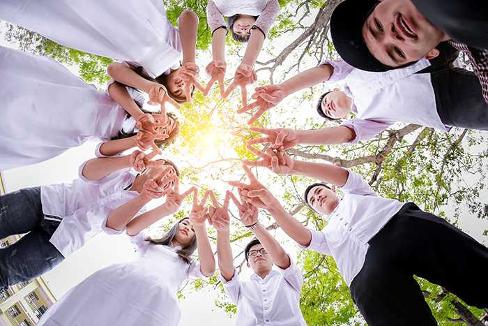 Bộ ảnh kỷ yếu "nhuốm" màu của học sinh Bắc Giang