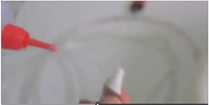 Bước 3: Dùng tiếp keo 502 dán kín chặt lại thêm một lần nữa.