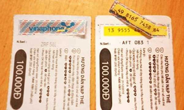 Thủ đoạn dùng mã số kích hoạch của thẻ cào có mệnh giá thấp sau đó dán vào thẻ cào đắt tiền đã qua sử dụng để đánh lừa người tiêu dùng. Chính vì thế khi mua thẻ bạn nên chú ý xem phần tráng bạc có bị dày lên bất thường không. 