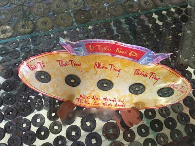 Cận cảnh bộ sưu tập tiền cổ trị giá cả tỷ đồng của thầy giáo dạy văn