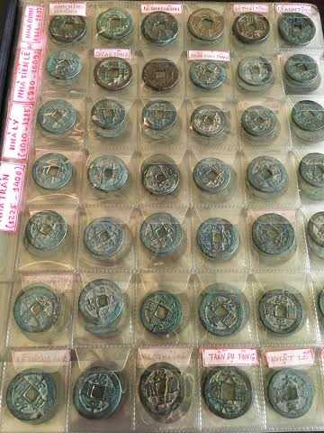 Cận cảnh bộ sưu tập tiền cổ trị giá cả tỷ đồng của thầy giáo dạy văn