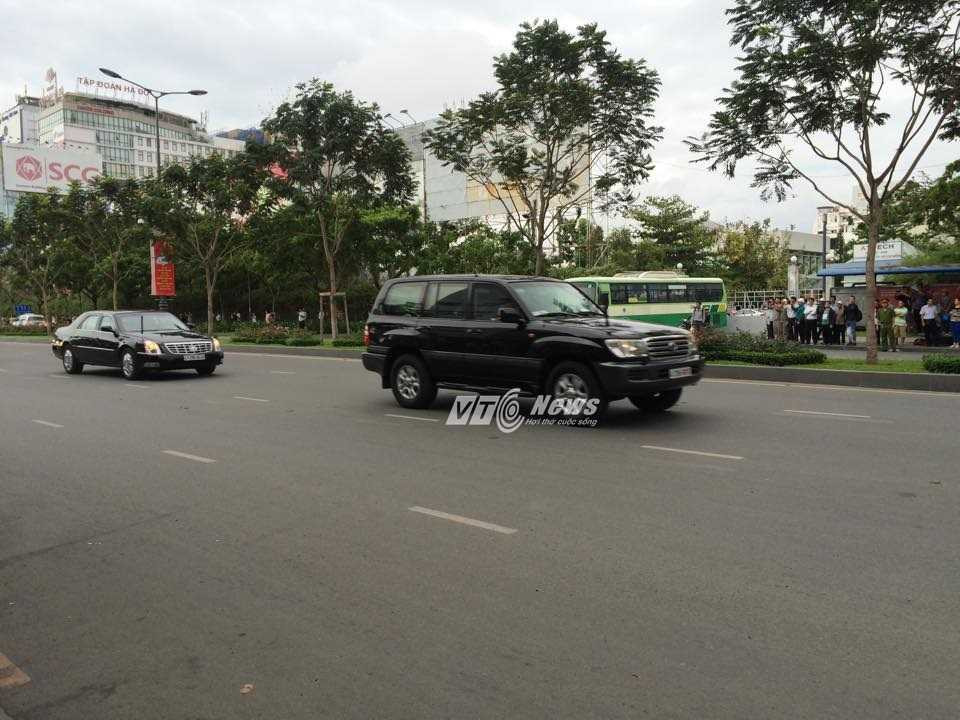 Nguồn tin của TTO, ngoại trưởng Mỹ John Kerry vừa ra khỏi sân bay (Ảnh: Phan Cường)