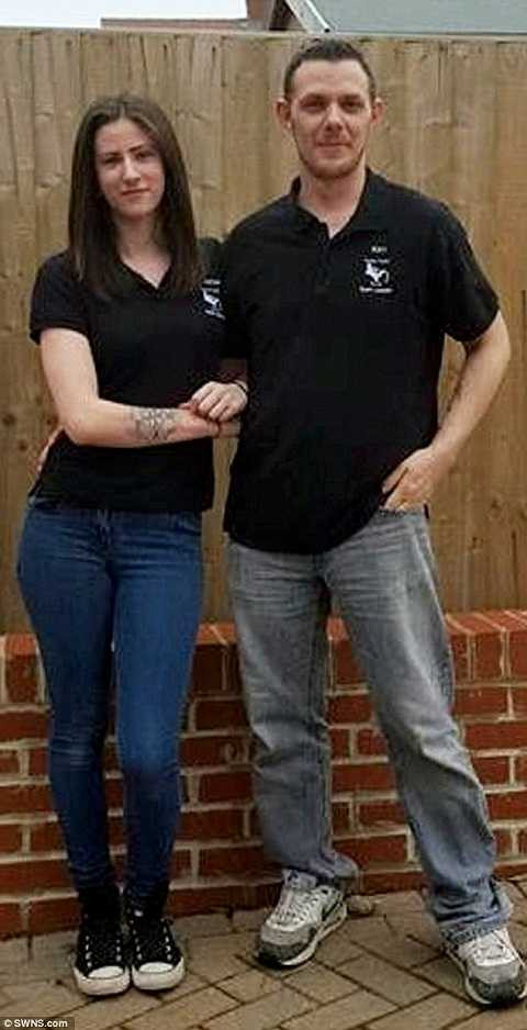 Mick Martin là người đã phát hiện ra con trăn khổng lồ trong ngôi nhà mình. Ảnh Dailymail